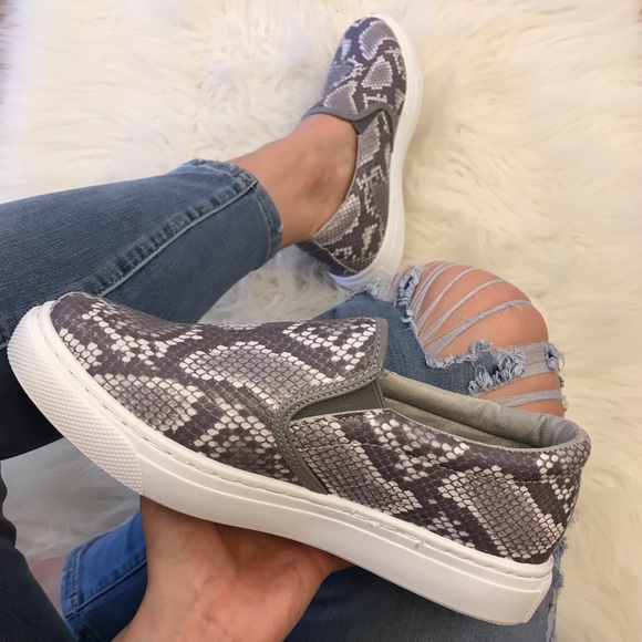 •LAST 1• Blair Snakeskin Slip Ons - Picture 2 of 8